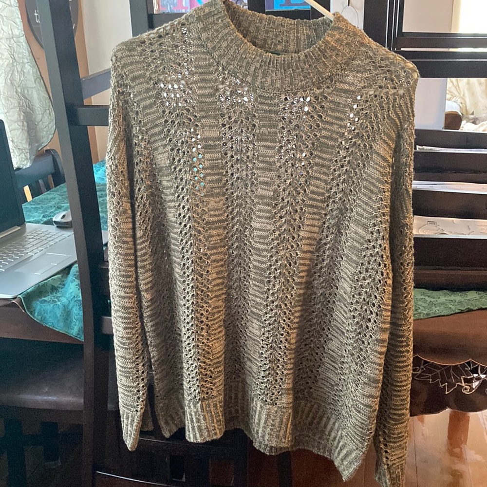 Sweater - Picture 1 of 3